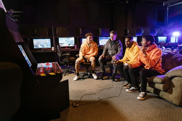 Quelles sont les meilleures pratiques pour la gestion des configurations dans un environnement de microservices?